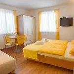 Gæstehus Sea View Opara 3*