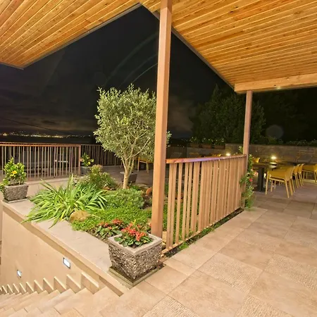 Sea View Opara ゲストハウス 3*