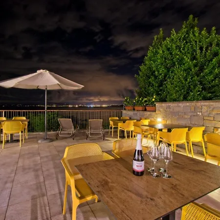 Pensión Sea View Opara 3*