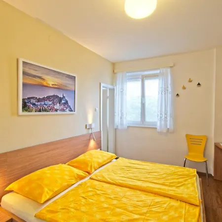 Opara Gostinjska kuća 3*