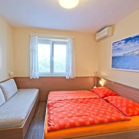 Opara Gostinjska kuća 3*
