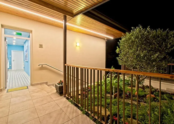 Sea View Opara 게스트하우스 3*