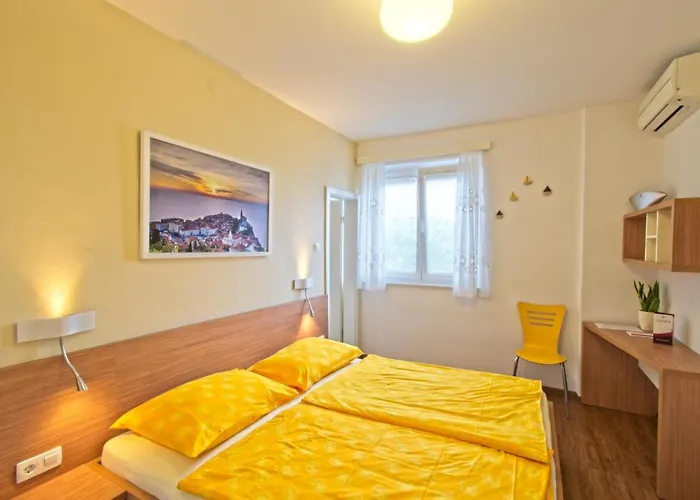 Sea View Opara Gæstehus 3*